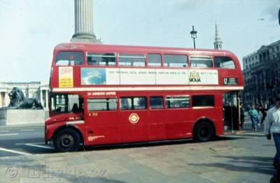 London bus 1991 - Trafalgar Square