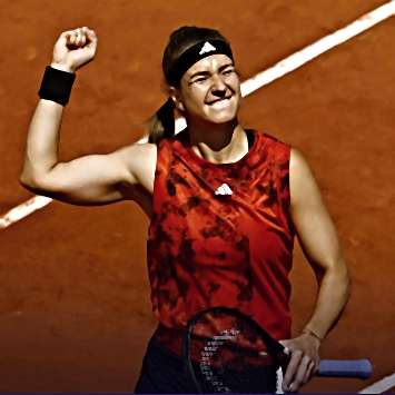 Karol�na Muchov�